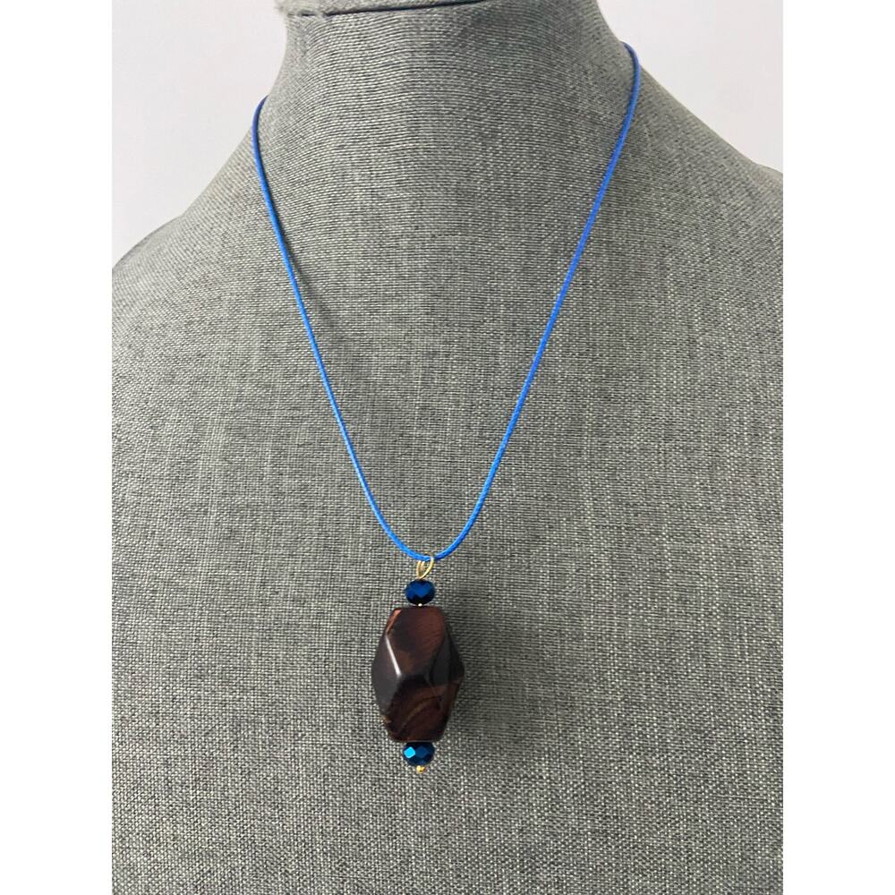 brown pendant necklace